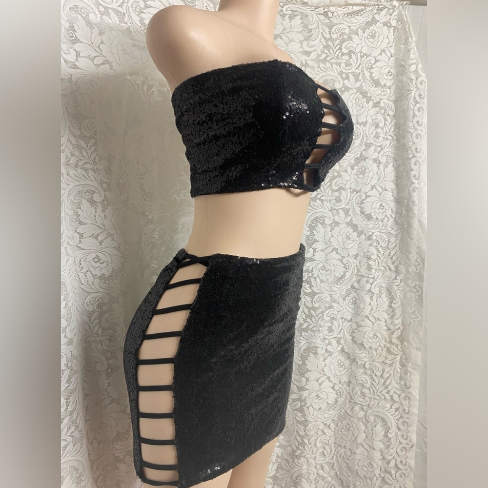 Women’s mini skirt set